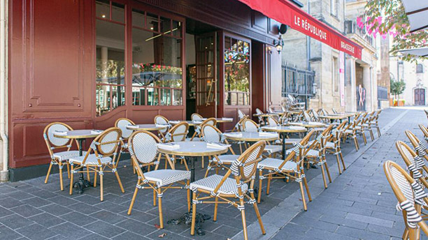 restaurant Café Brasserie Le République